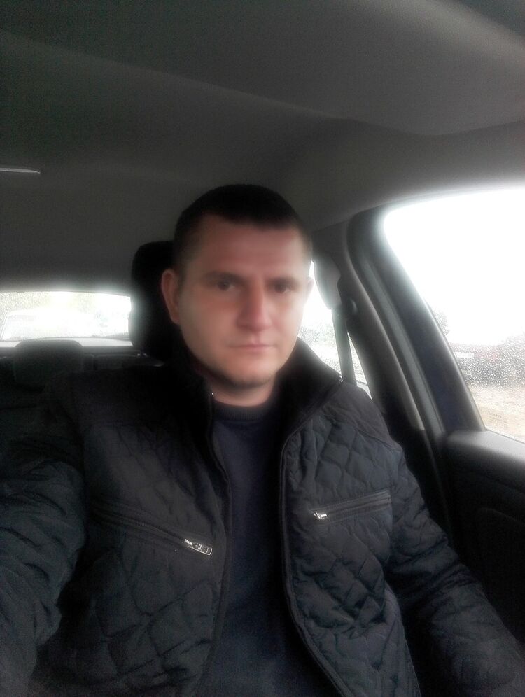  ,   Yirii, 32 ,   ,   , c 