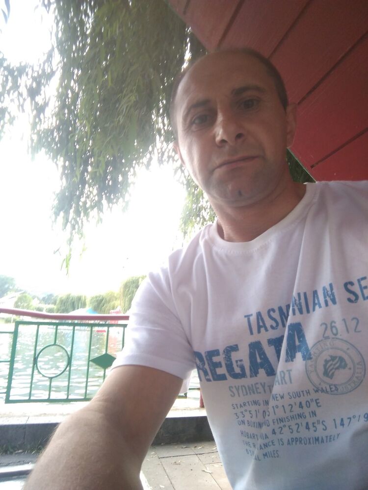  17151918  Artyom, 44 ,    