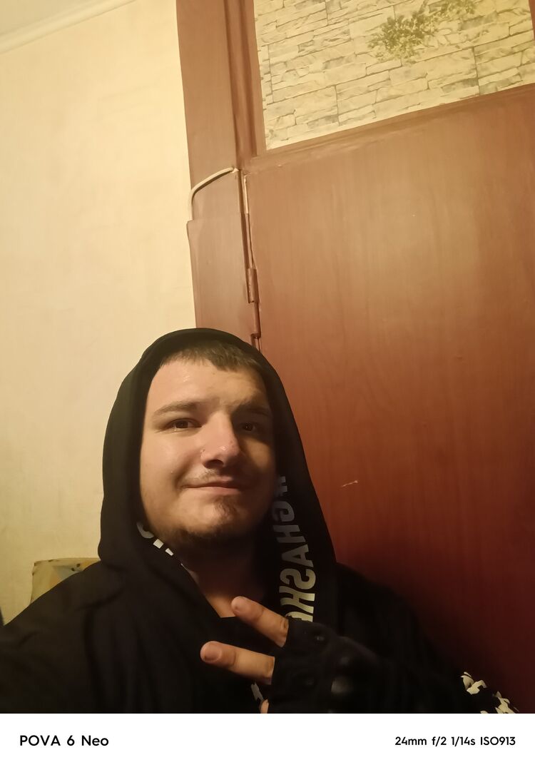  45042808  Cole, 28 ,    