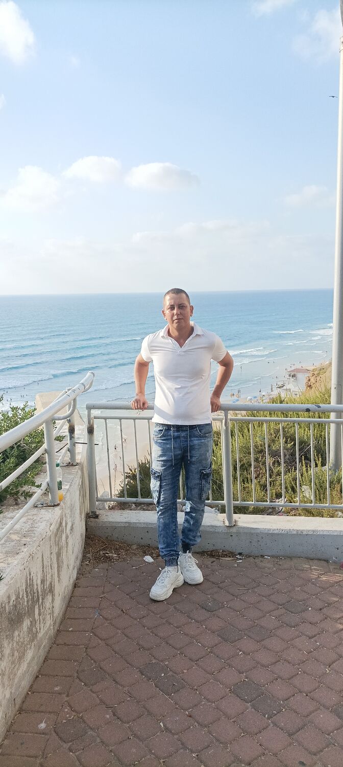  ,   Denis, 30 ,   ,   , c , 
