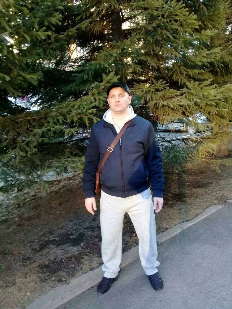  26048208  Nikolay, 46 ,    