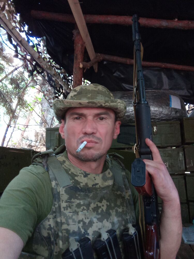  ,   Den, 46 ,   ,   
