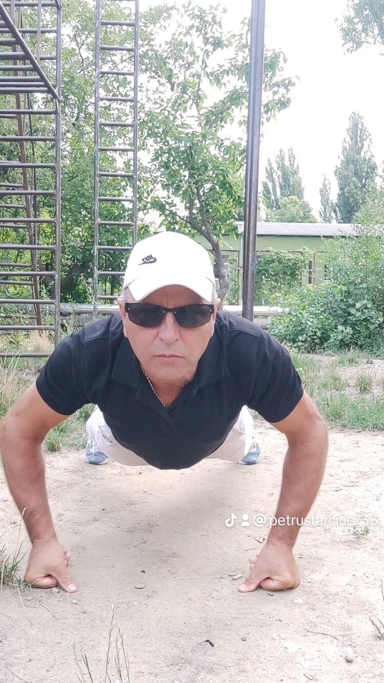  ,   Petru, 56 ,   