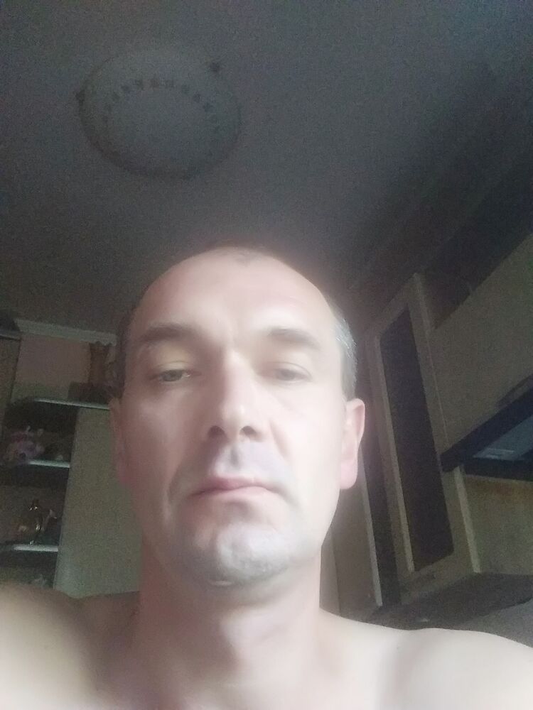  23926328  Ivan, 45 ,     