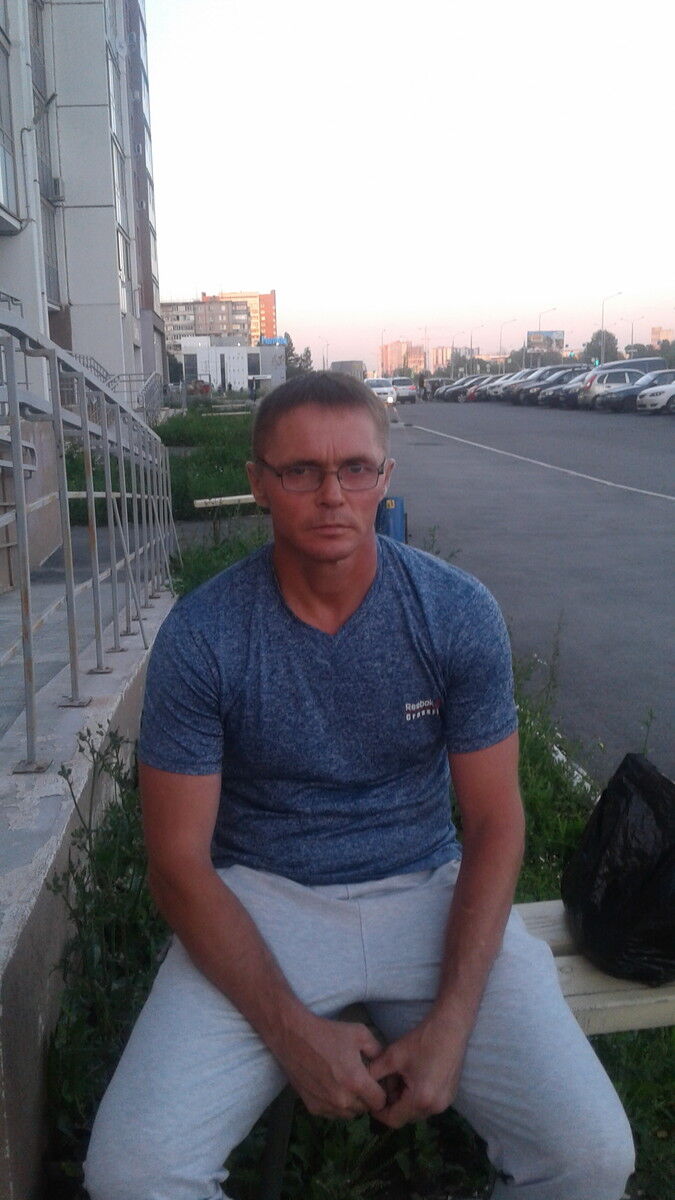  ,   Maksim, 47 ,  