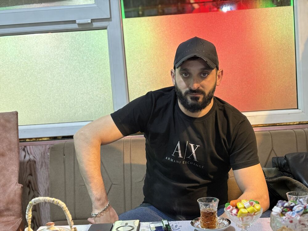  51490888  , 25 ,    Praha