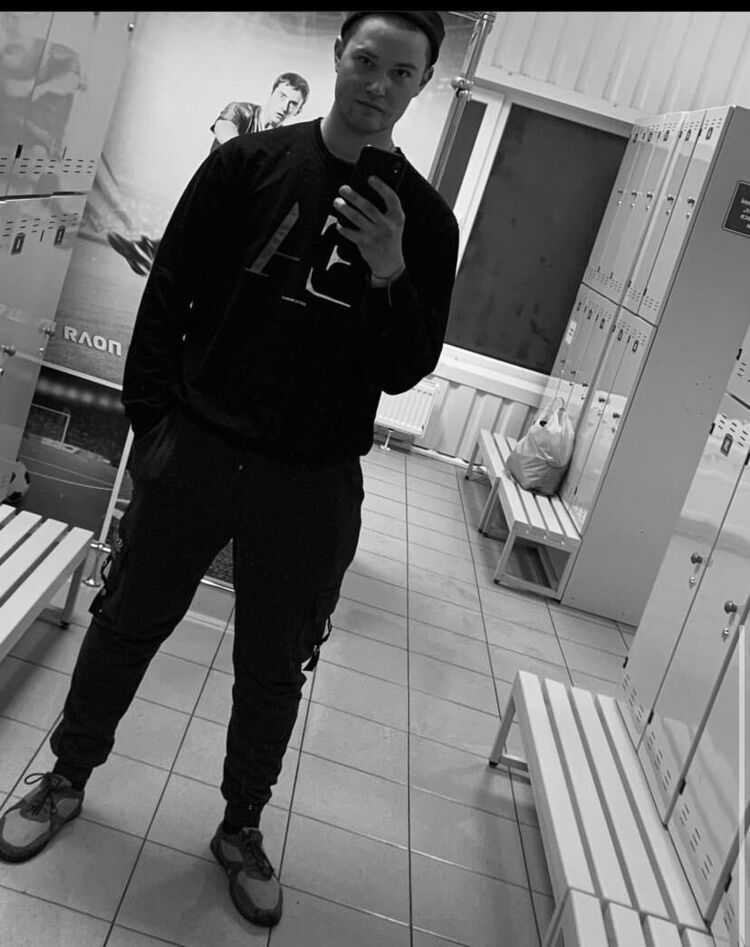  32233828  Valera, 21 ,     
