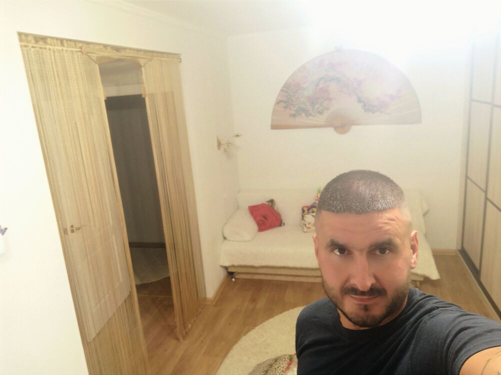  53747778  , 39 ,    