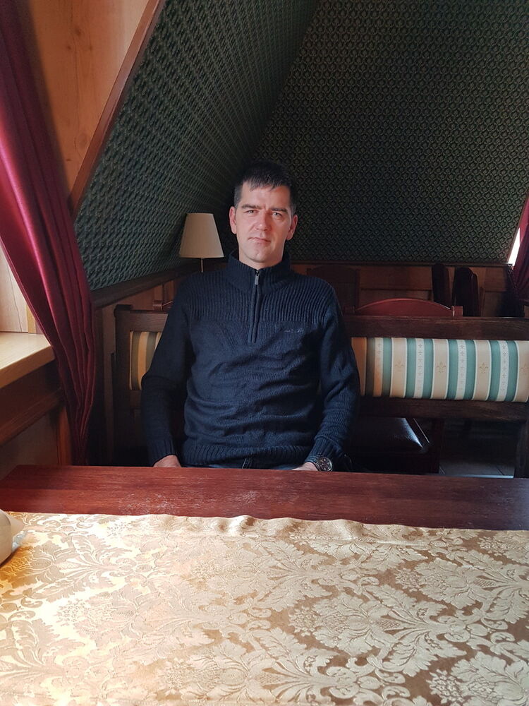  ,   Kestutis, 44 ,   ,   , c , 
