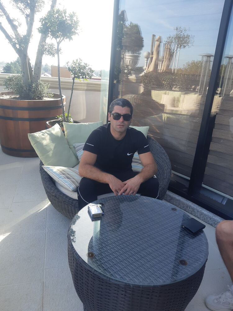  ,   Nikoloz, 32 ,   ,   