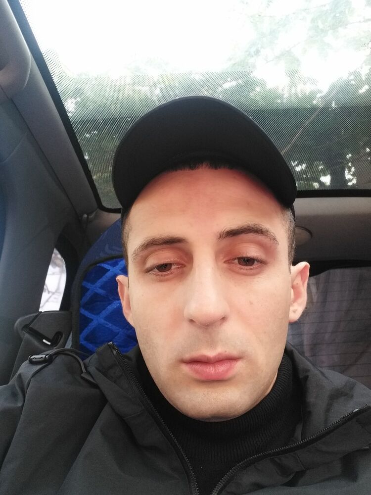  14115828  Aram, 36 ,    