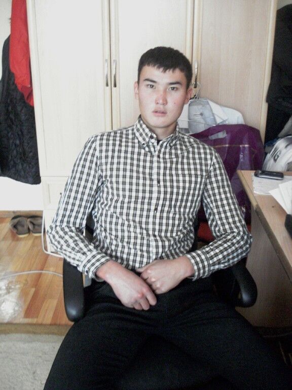  4160608  Malik, 31 ,    
