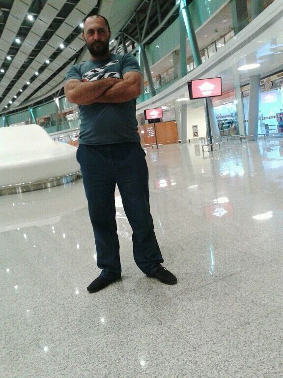  21815588  Norik, 50 ,    