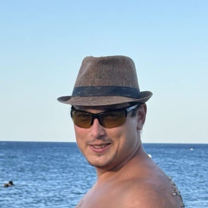  51283838  Alex, 33 ,    