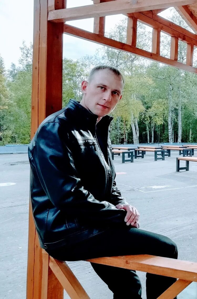  30631288  Ivan, 37 ,    -