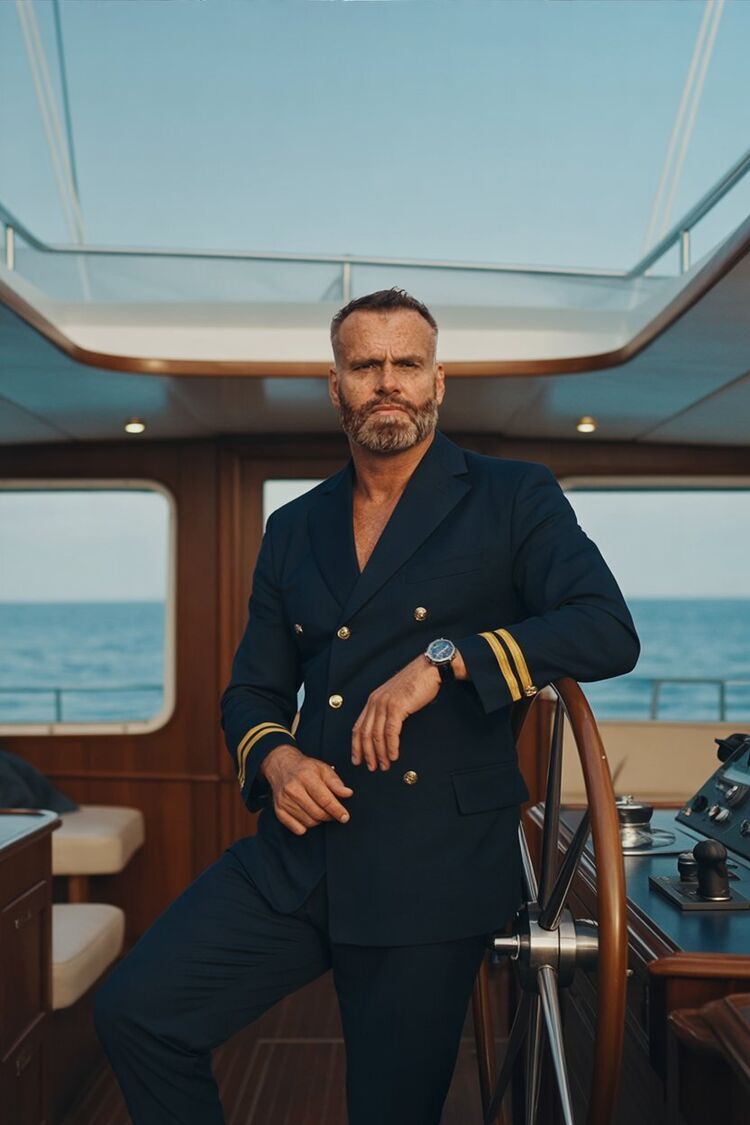  54427938  , 37 ,    -