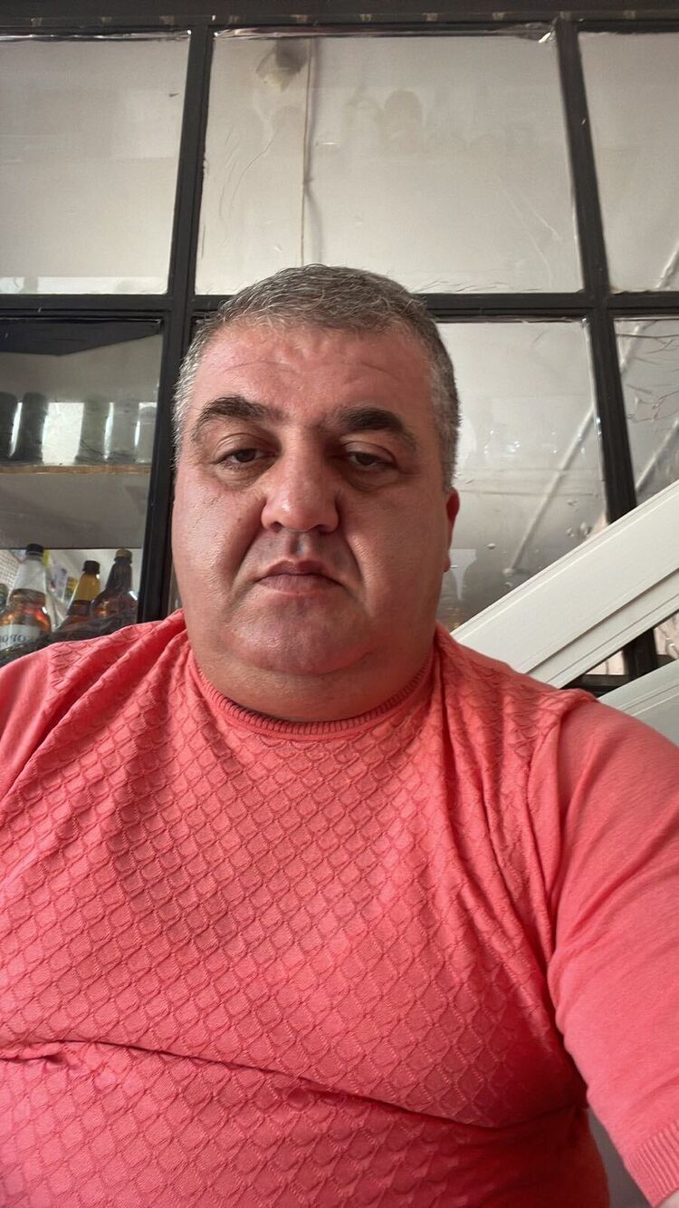  38941098  Karen, 48 ,    