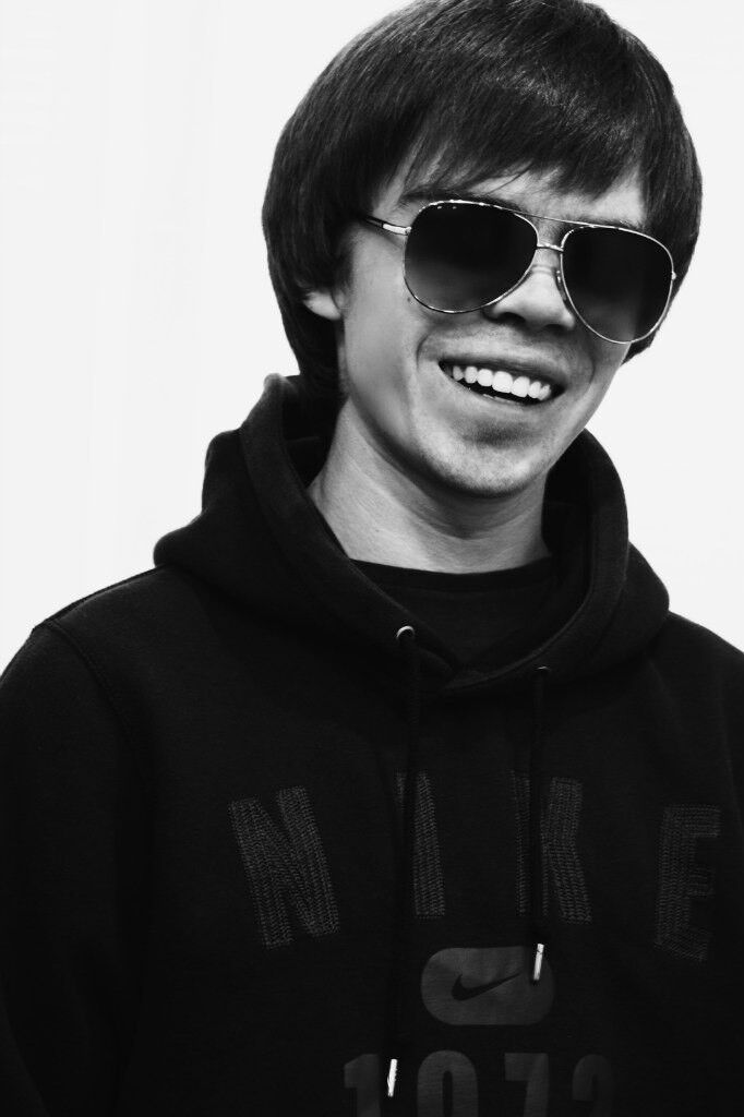  18284808  Al, 31 ,    -