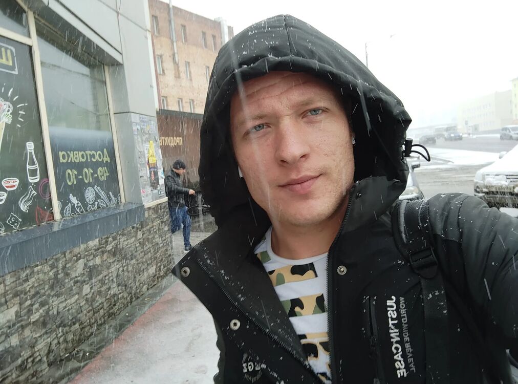  ,   Dmitri, 29 ,   c 