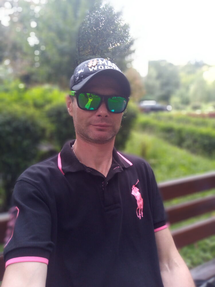  ,   SASHA, 42 ,   c 