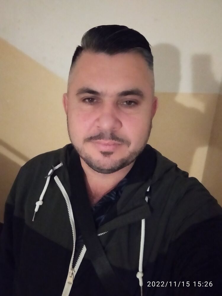 30701718  Mykhail, 45 ,    