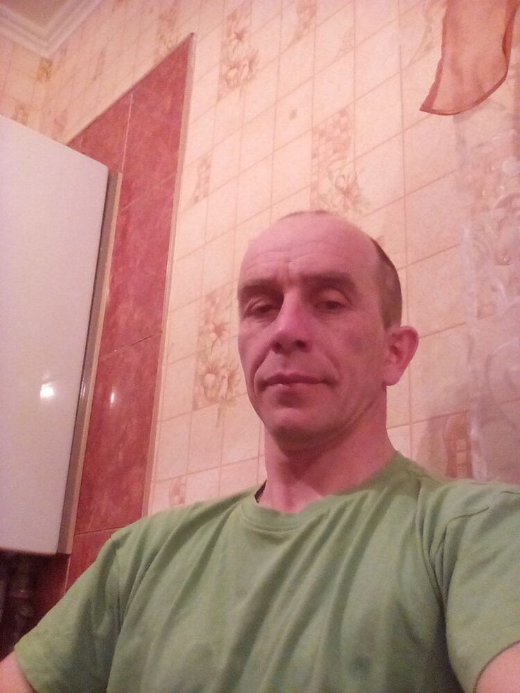  9212088  Viktor, 48 ,    