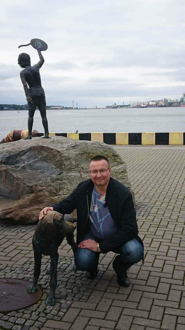  Abbots Langley,   Saulius, 51 ,   