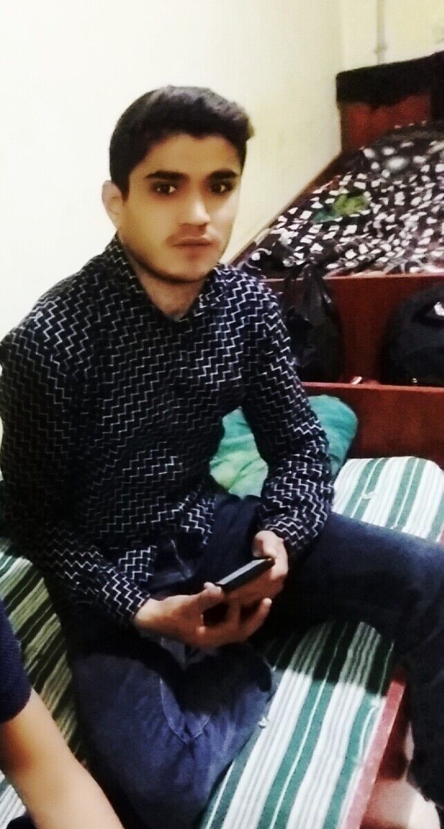  22209458  Hamza, 26 ,    
