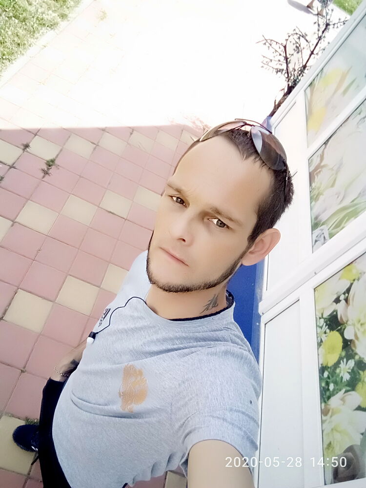  31310348  Alexey, 36 ,    