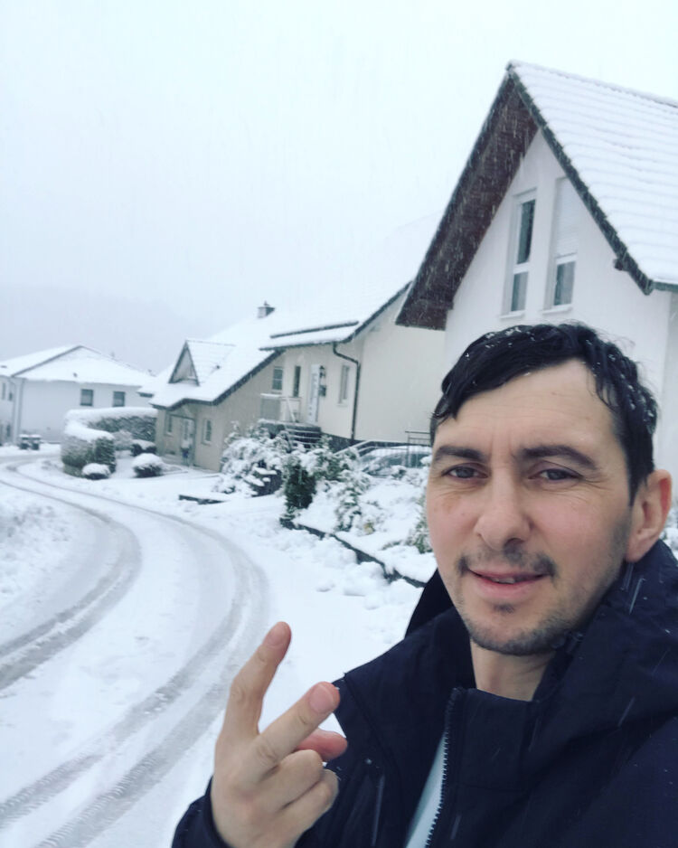  ,   Igor, 35 ,   ,   
