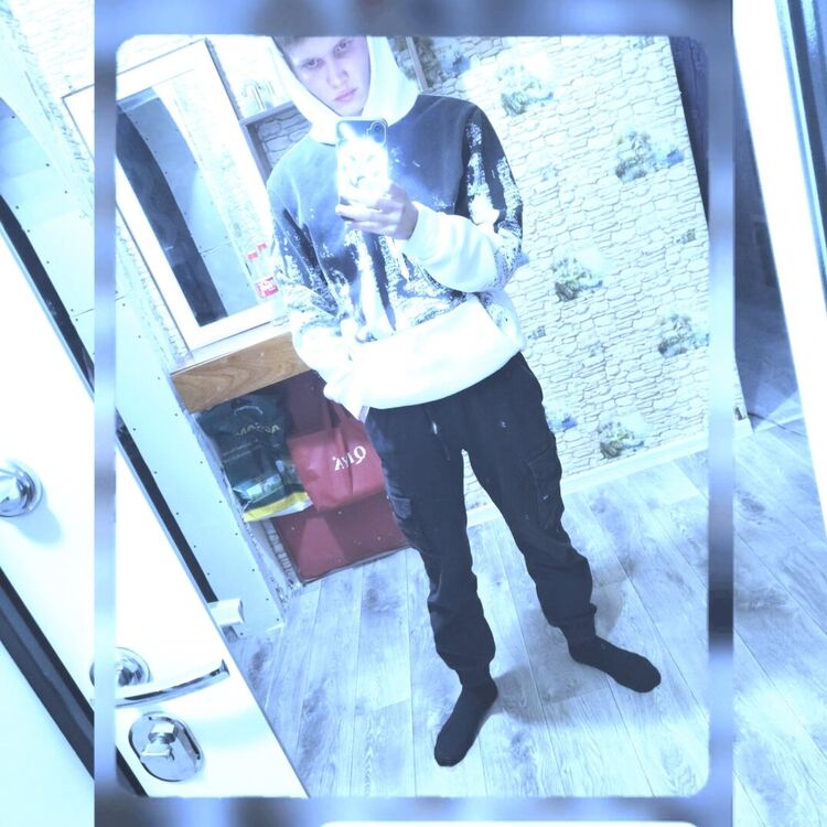  46231598  Maksim, 22 ,    
