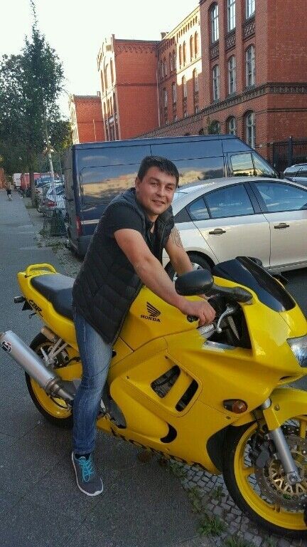  8740268  Roman, 39 ,    