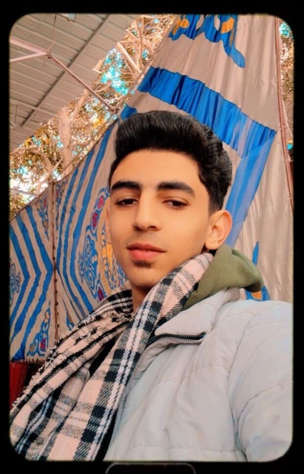  43635728  Mohamed, 19 ,    