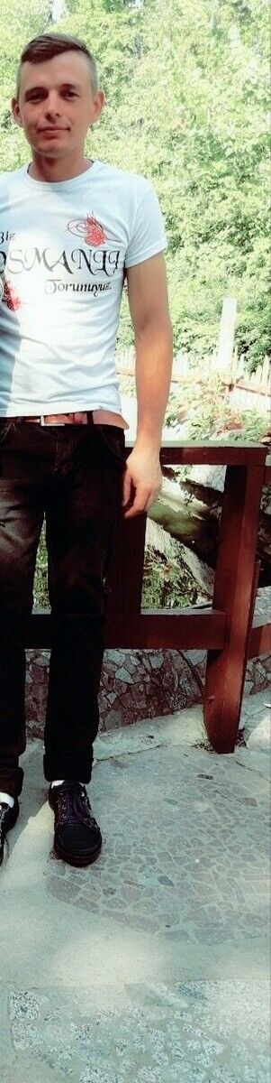  18963848  Salih, 32 ,    