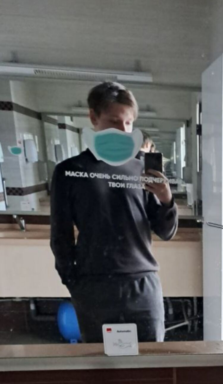  42227218  , 20 ,    