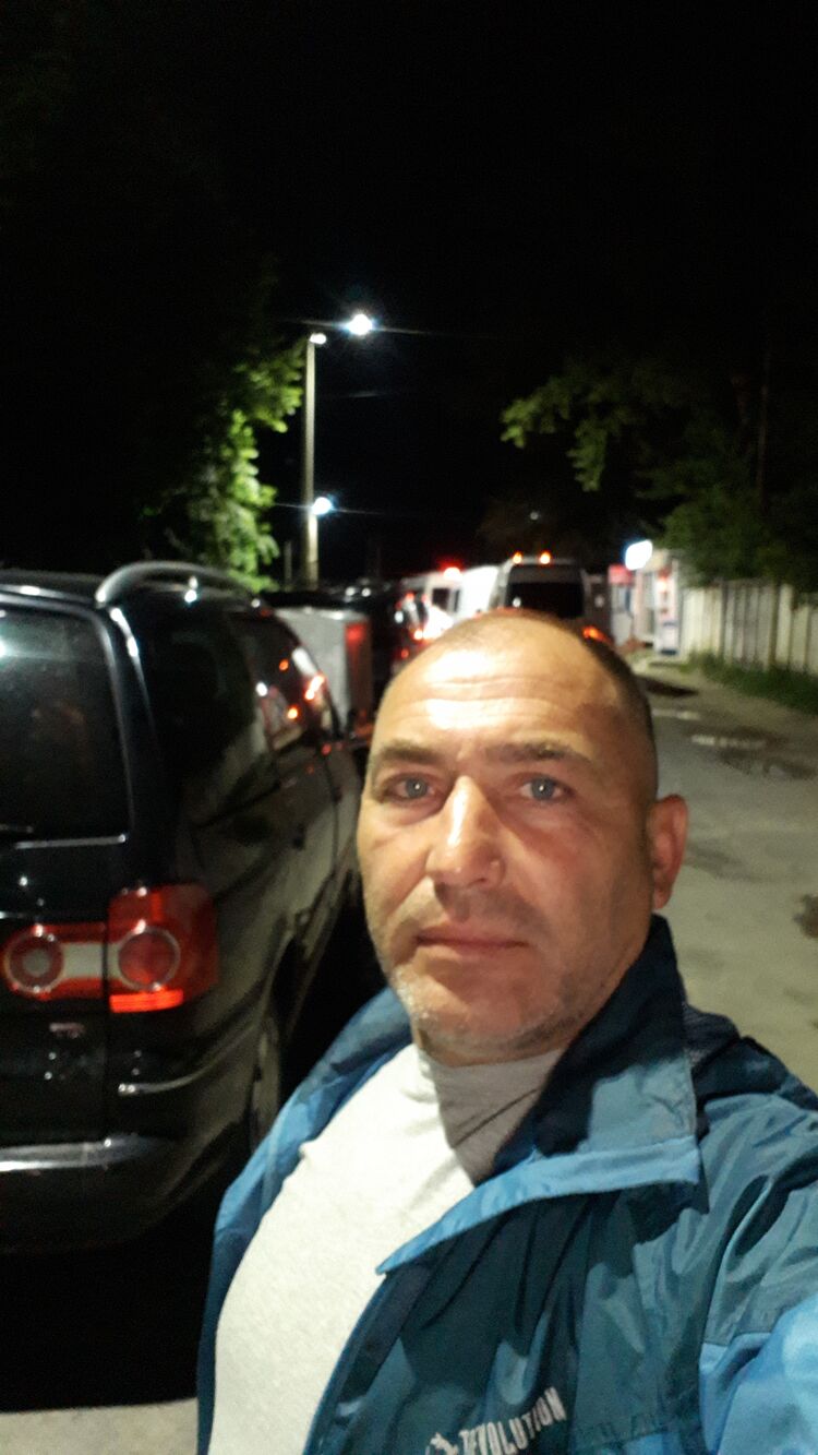  40571118  , 46 ,    