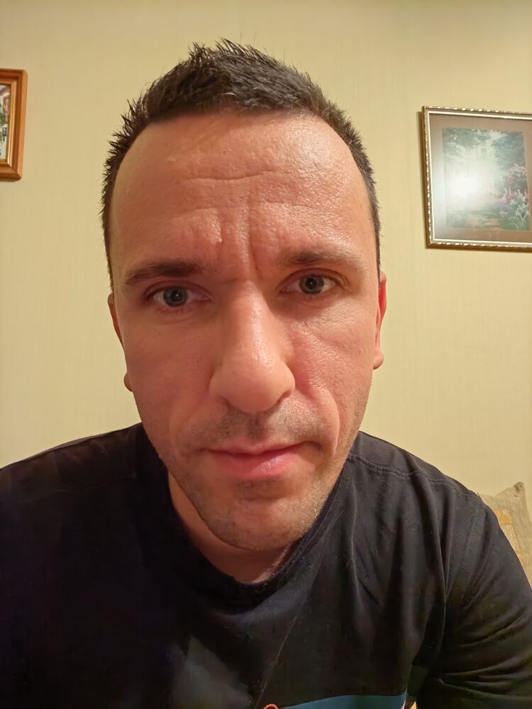  31184008  Stanislav, 37 ,    