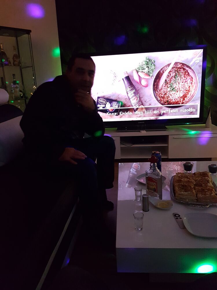  ,   Arnold, 51 ,   c 