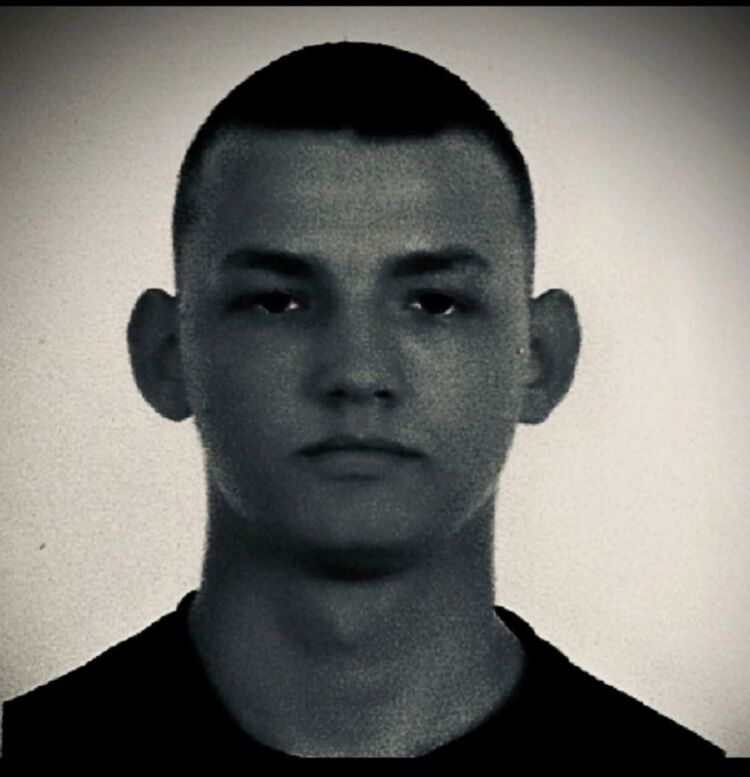  ,   Mikhail, 19 ,   ,   