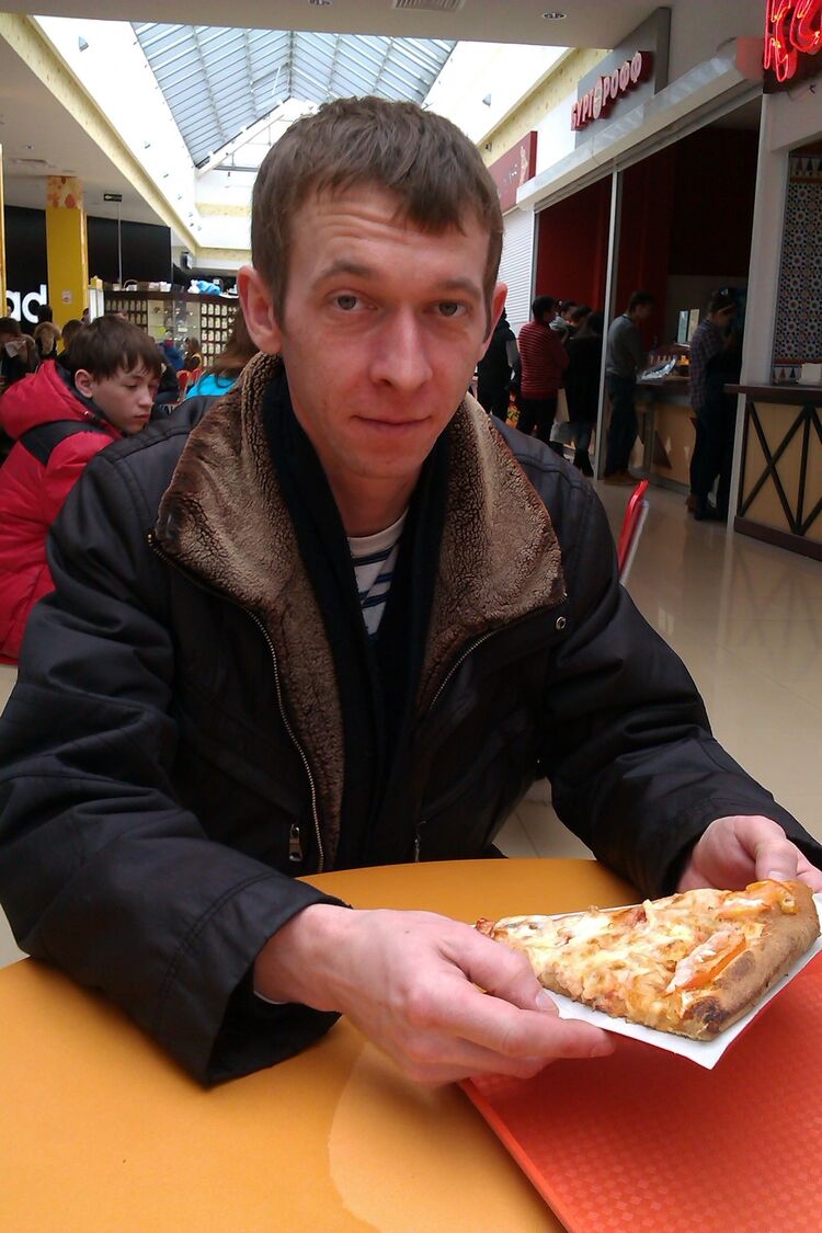  30806358  Vitaly, 46 ,    