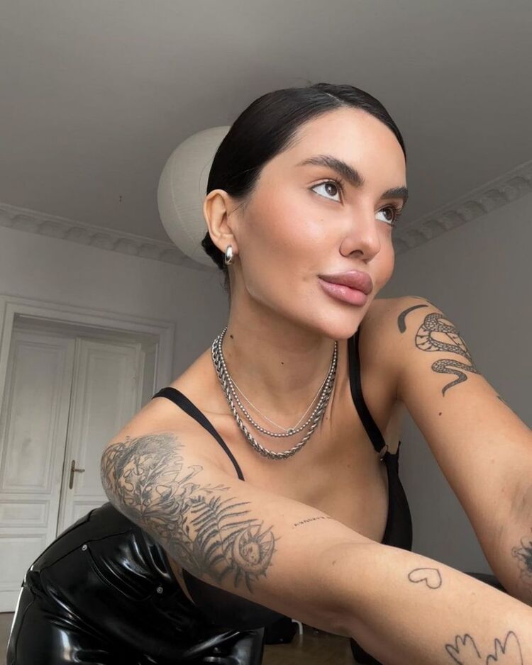  37700378  , 22 ,    -