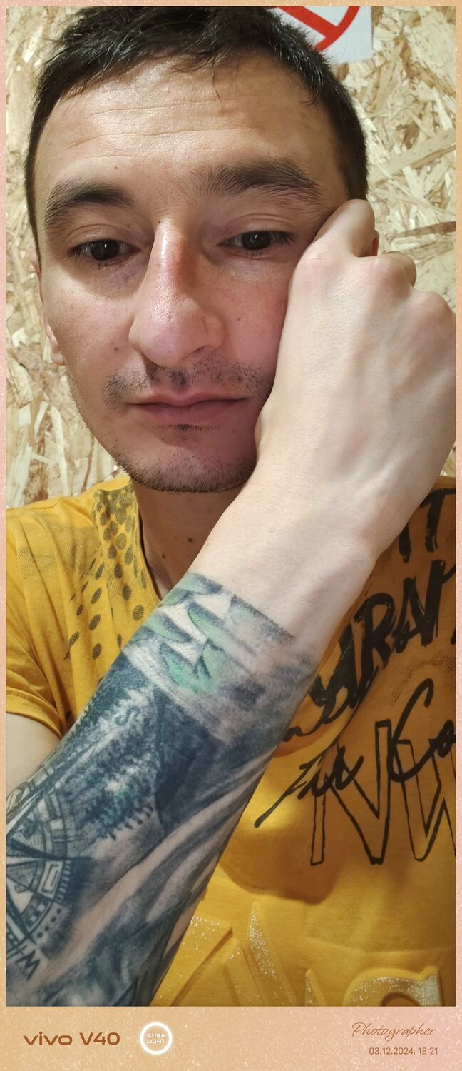  -,   Alexander, 33 ,     , c 