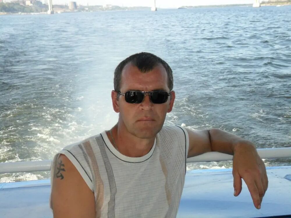  39175508  Alexander, 54 ,    