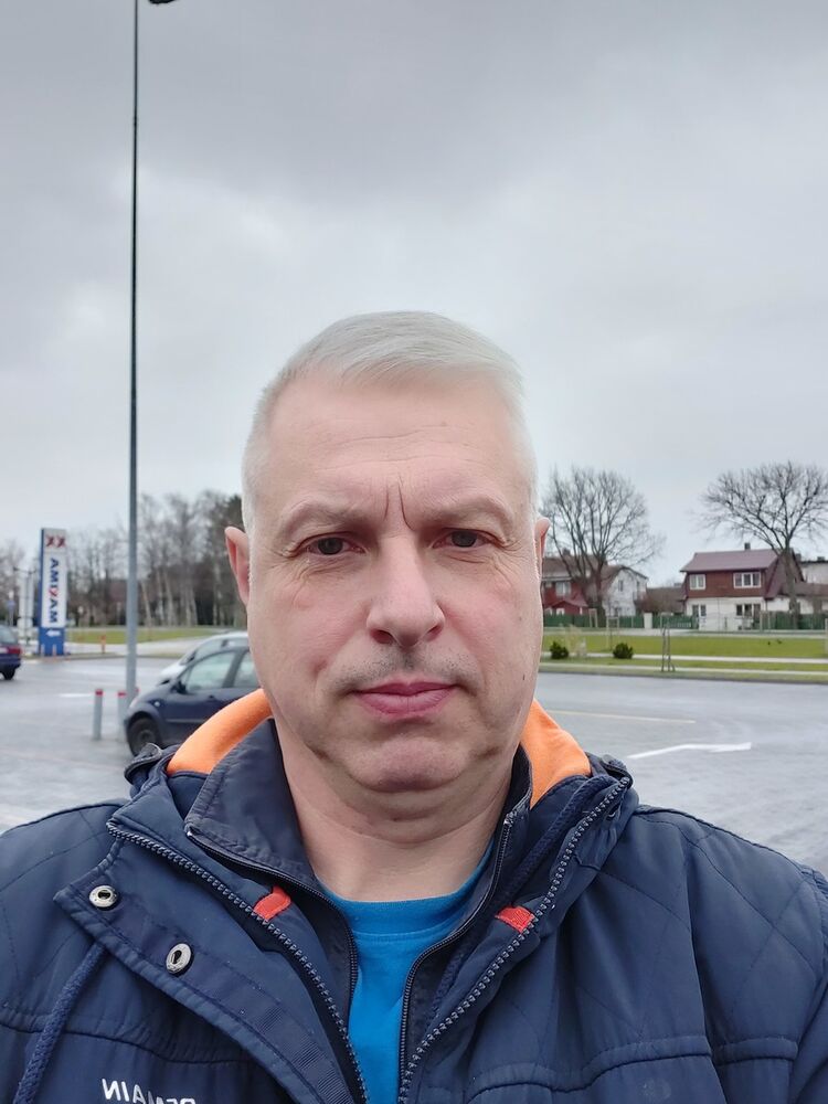  19272478  Jurij, 54 ,    