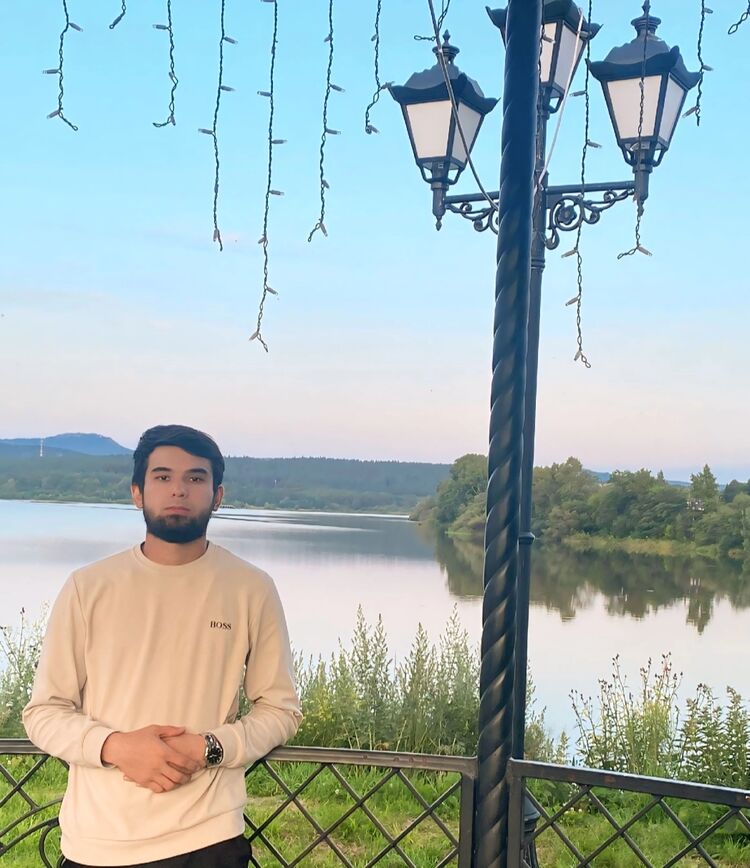  53496858  Abdulaziz, 20 ,    