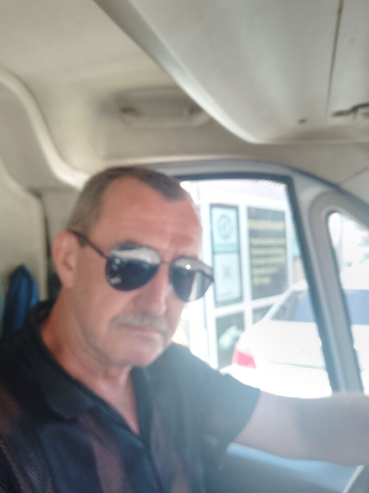  52894568  Alik, 55 ,    --