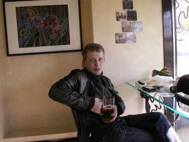  19298678  Maksim, 37 ,    