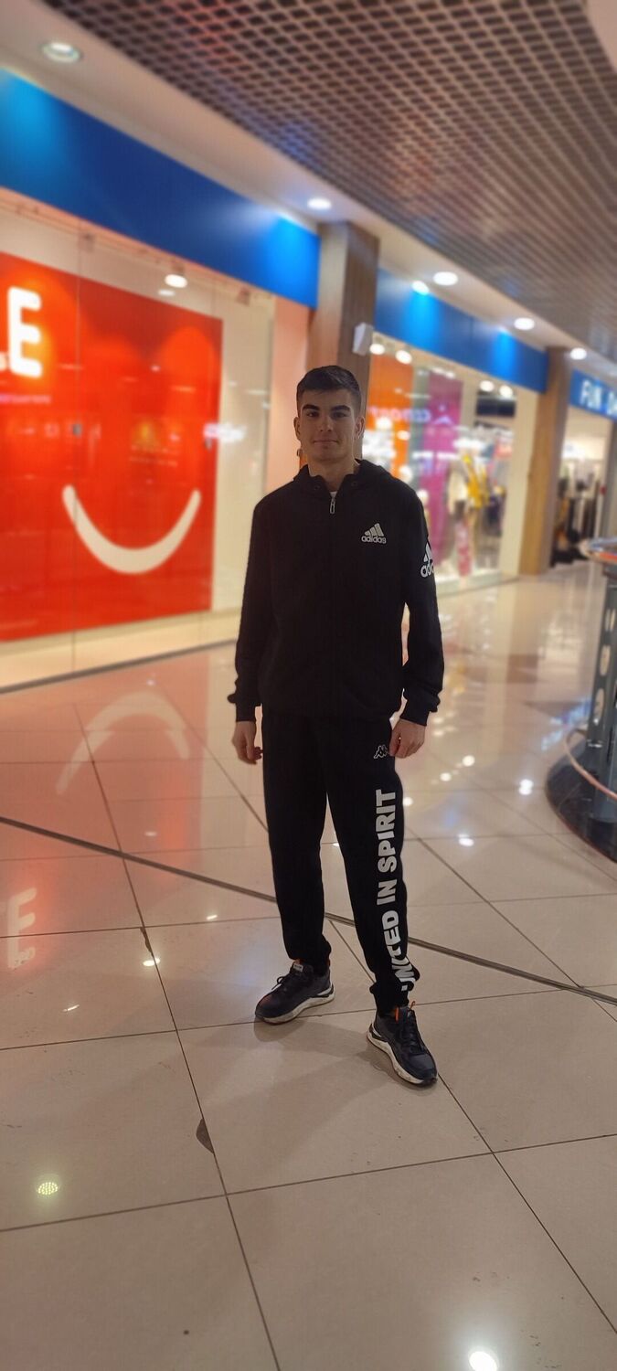  32439378  , 22 ,    