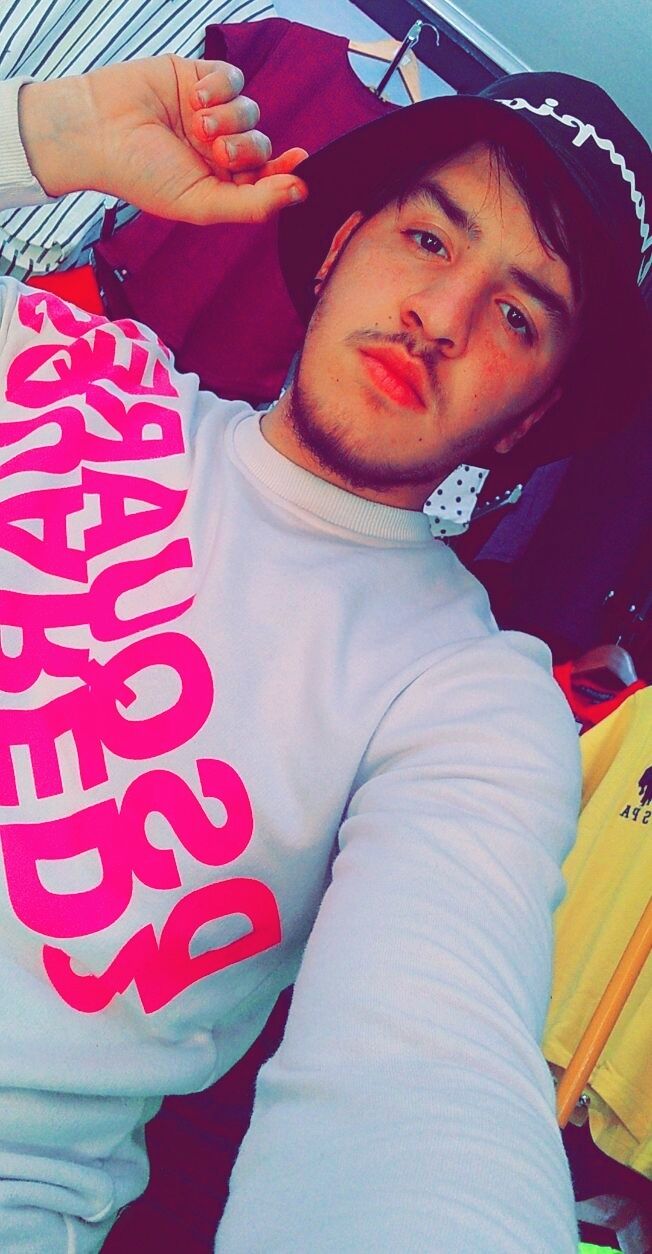  23223298  Wassim, 25 ,    