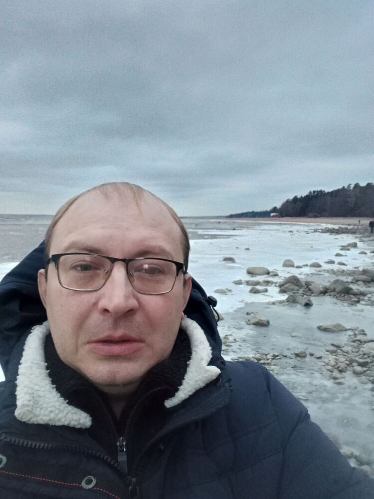  ,   Artyom, 36 ,   ,   